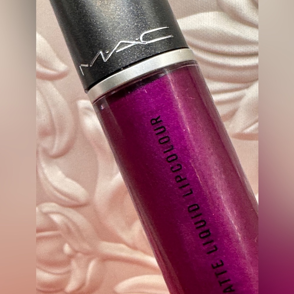 Mac cosmetics ‘130 atomized’ retro matte liquid lipcolour lip gloss
